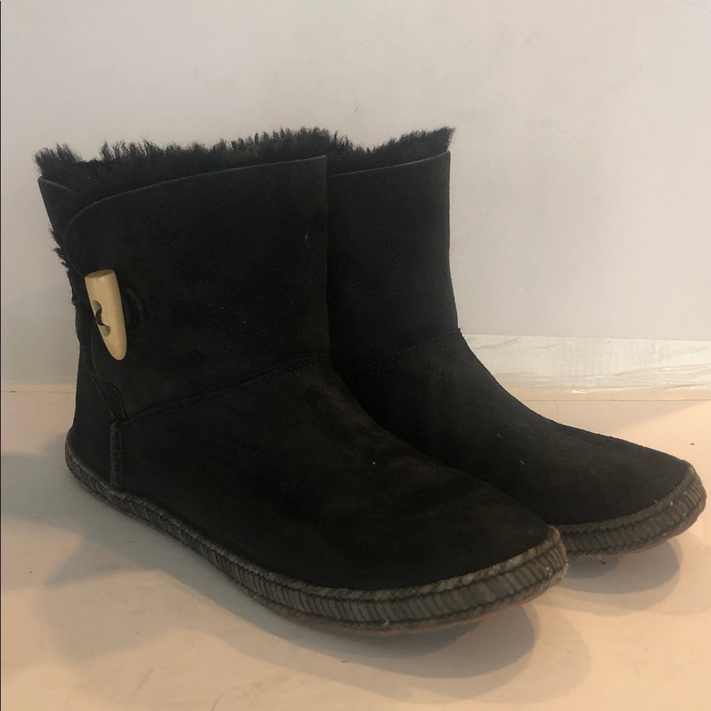 UGG Australia Garnet Black Suede Ankle Boot